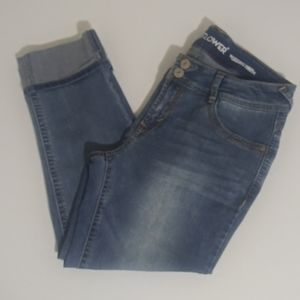 Wallflower Jean Capri. Size 11
